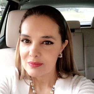 Meet your Posher, Larissa